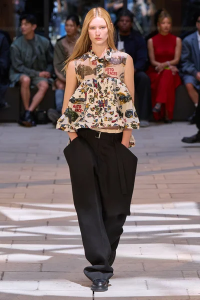 Look 24